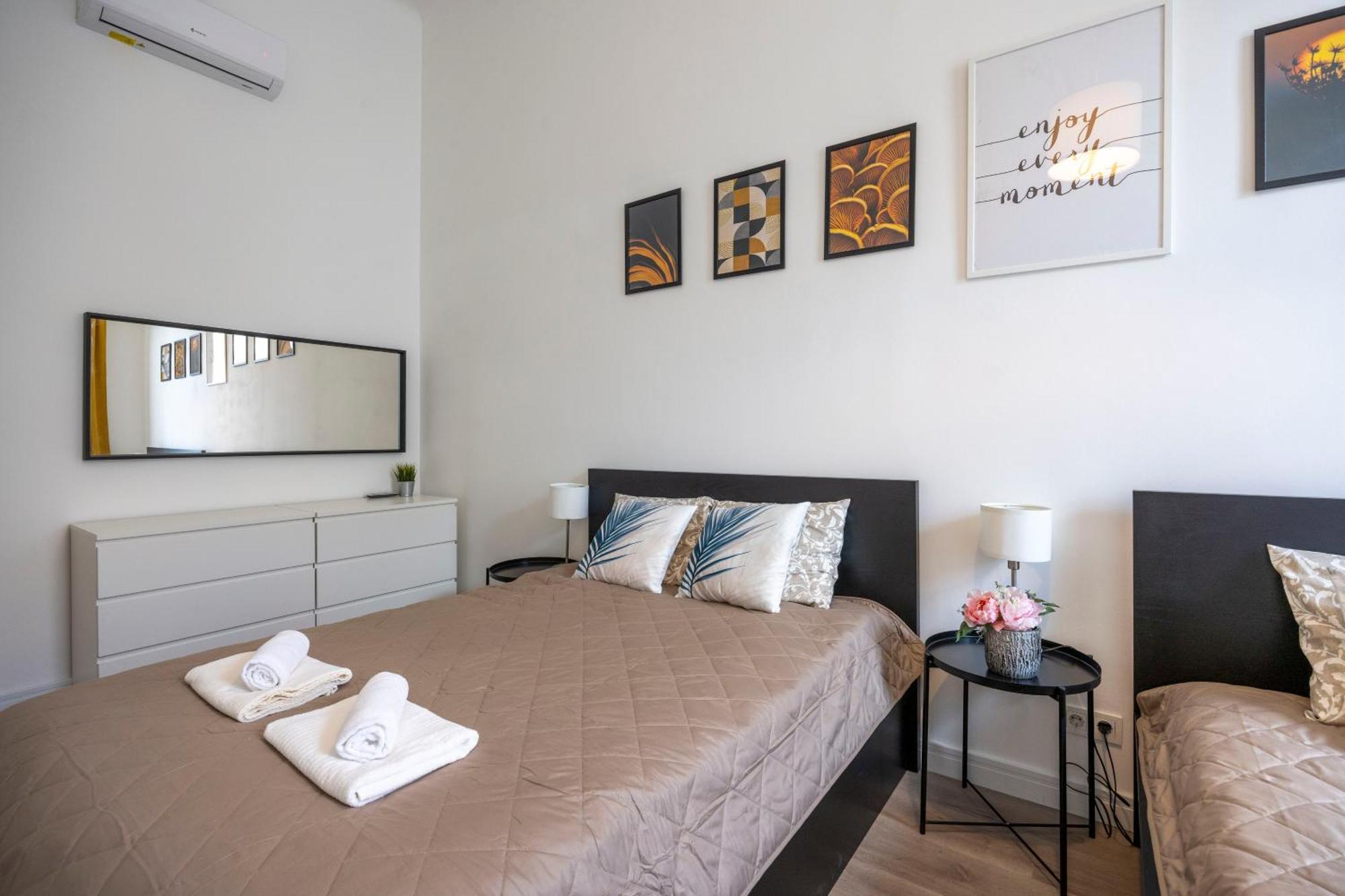 Spacious Cozy Home With 4Bedroom In The Heart Of Bp Budapest Exteriör bild