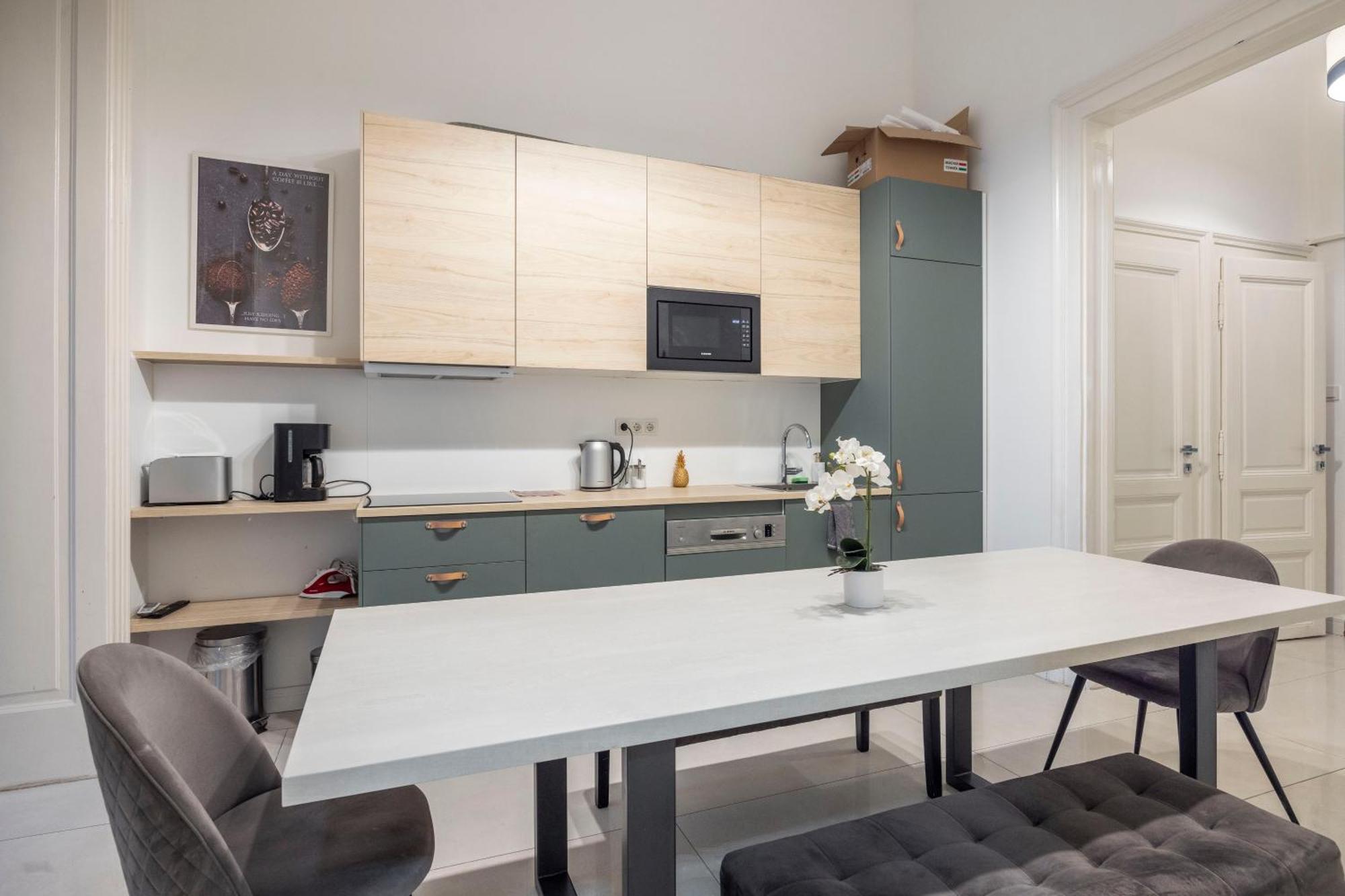 Spacious Cozy Home With 4Bedroom In The Heart Of Bp Budapest Exteriör bild