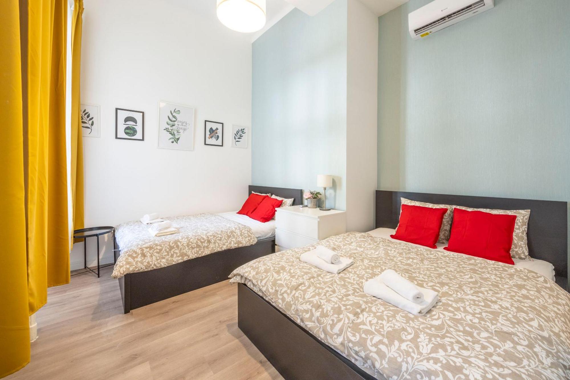 Spacious Cozy Home With 4Bedroom In The Heart Of Bp Budapest Exteriör bild